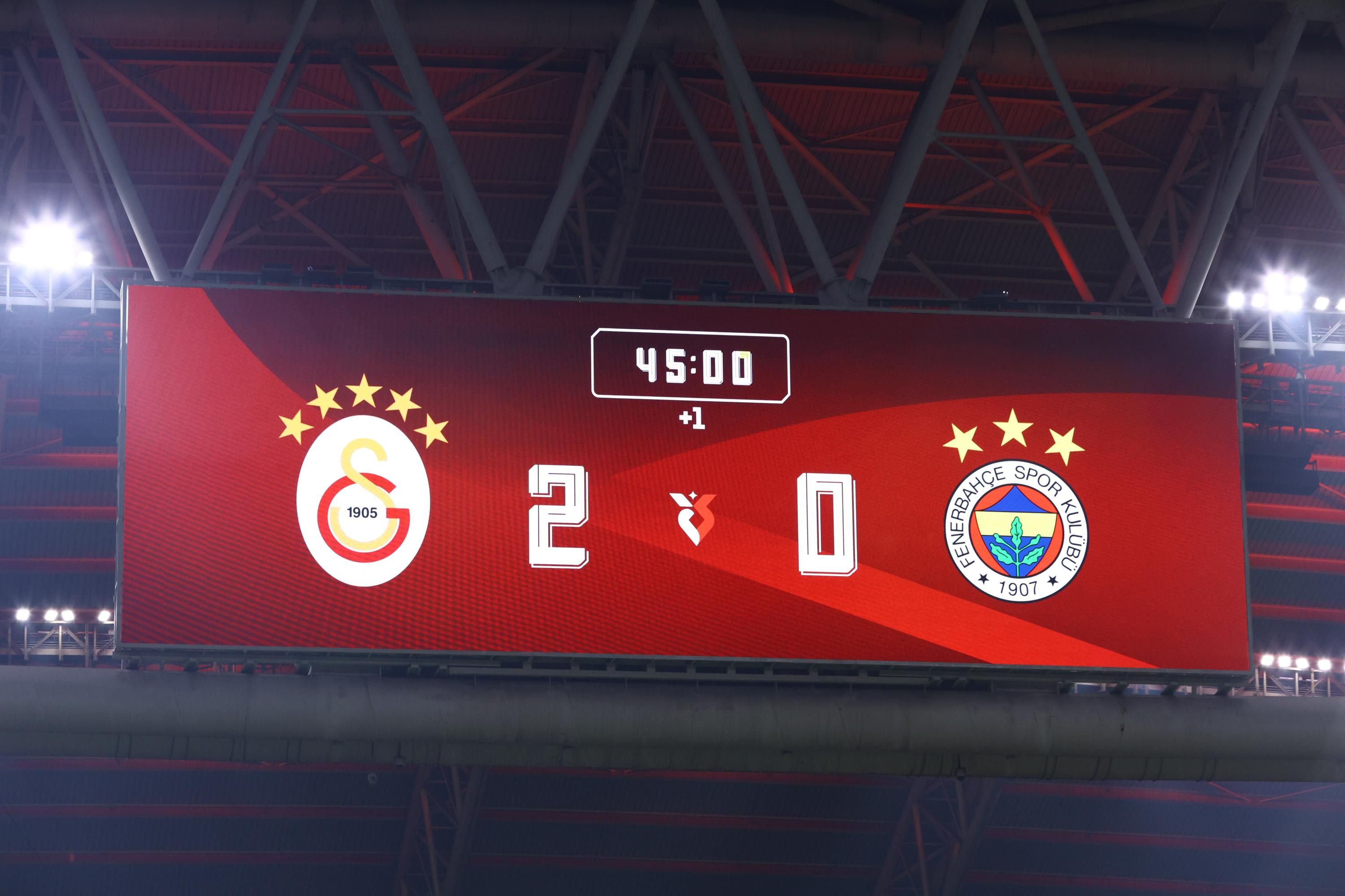 Galatasaray 2 1 Fenerbahce Mac Sonucu Özet Görüntüler Sondakika Futbol Spor (71)