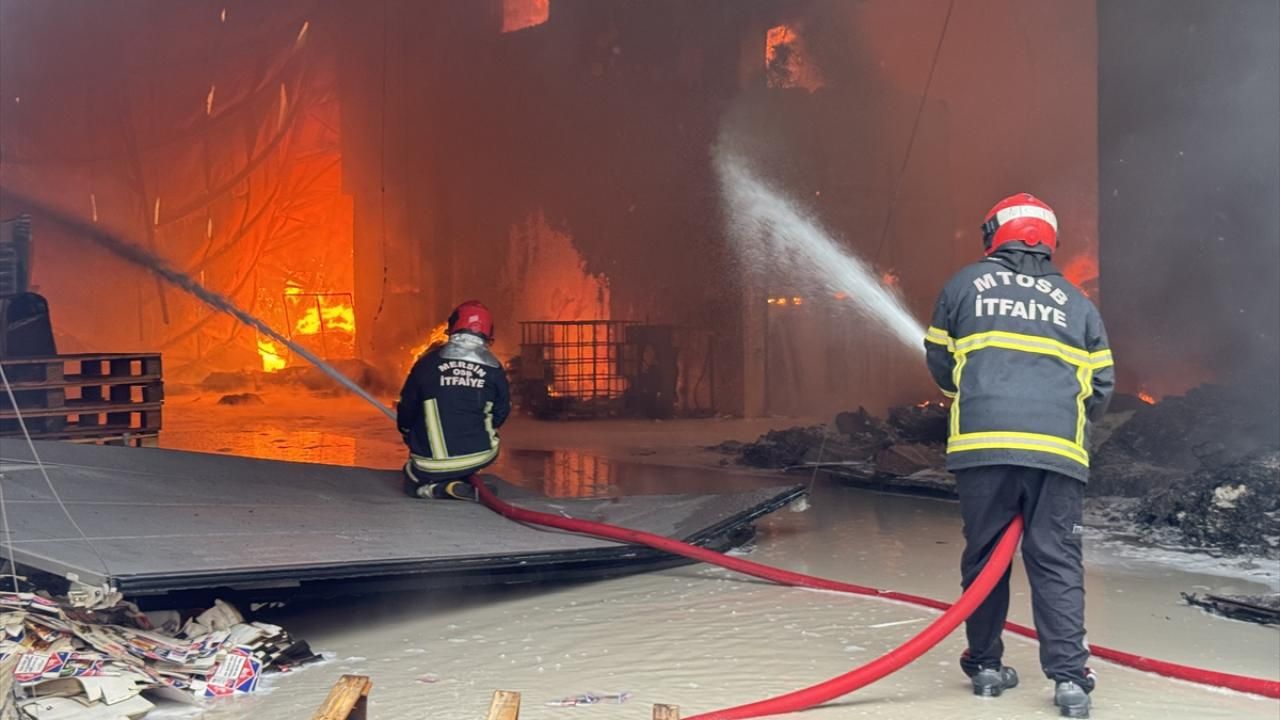 Mersin’de tütün fabrikasında yangın çıktı!