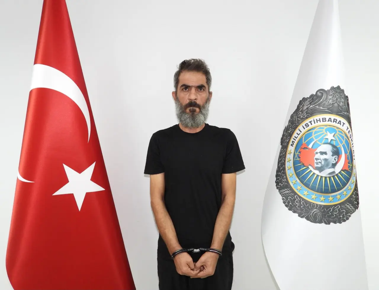 Kırmızı bültenle aranıyordu MİT yakaladı