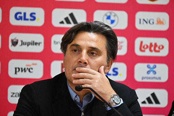 Montella'ya zor soru! 100 gol atan santraforu neden kadroya almadınız?