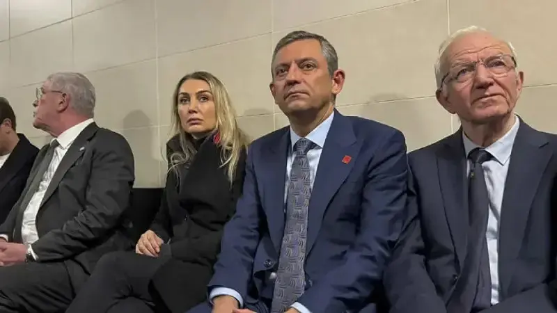 Özgür Özel 2