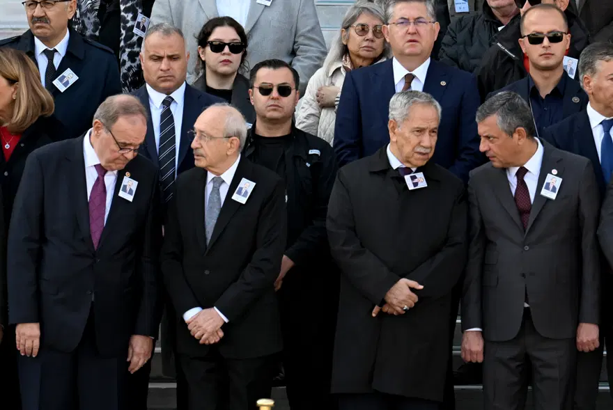 Özgür Özel Kemal Kılıçdaroğlu Tokalaşma (2)