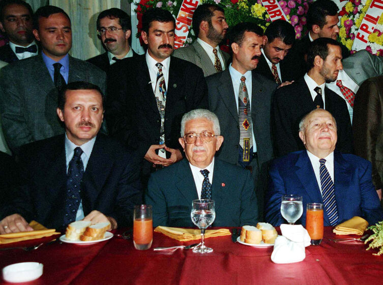 Recai Kutan (1)