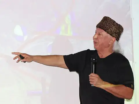 Şener Üşümezsoy3